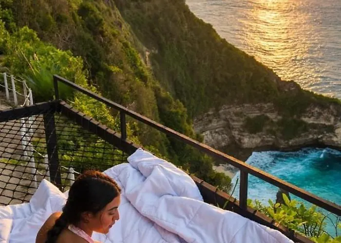 The Cliff Suwehan Palace Nusa Penida